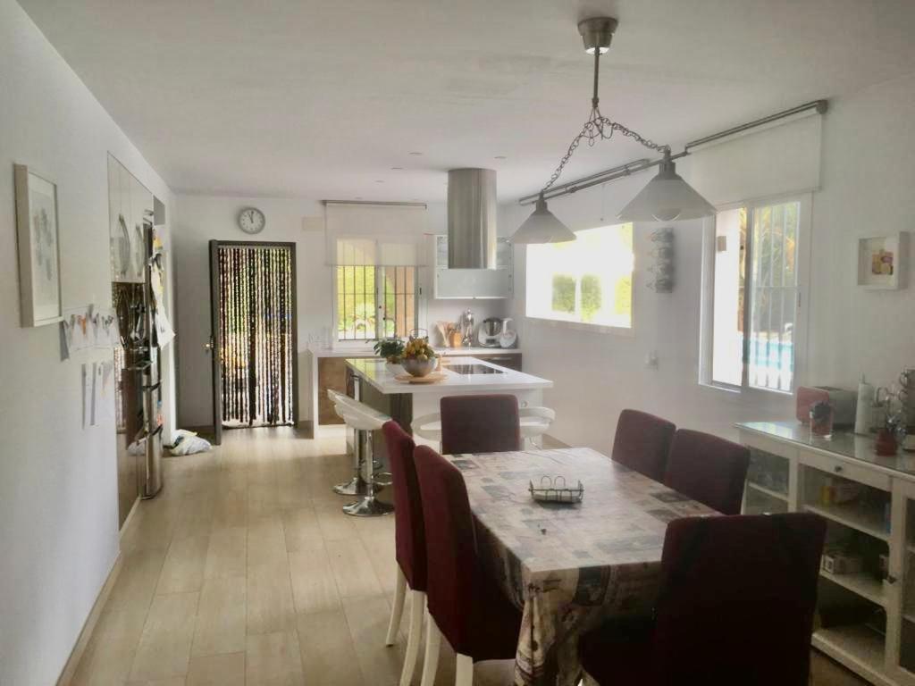 Villa Torrealta, 4000 M2 Кадис Екстериор снимка