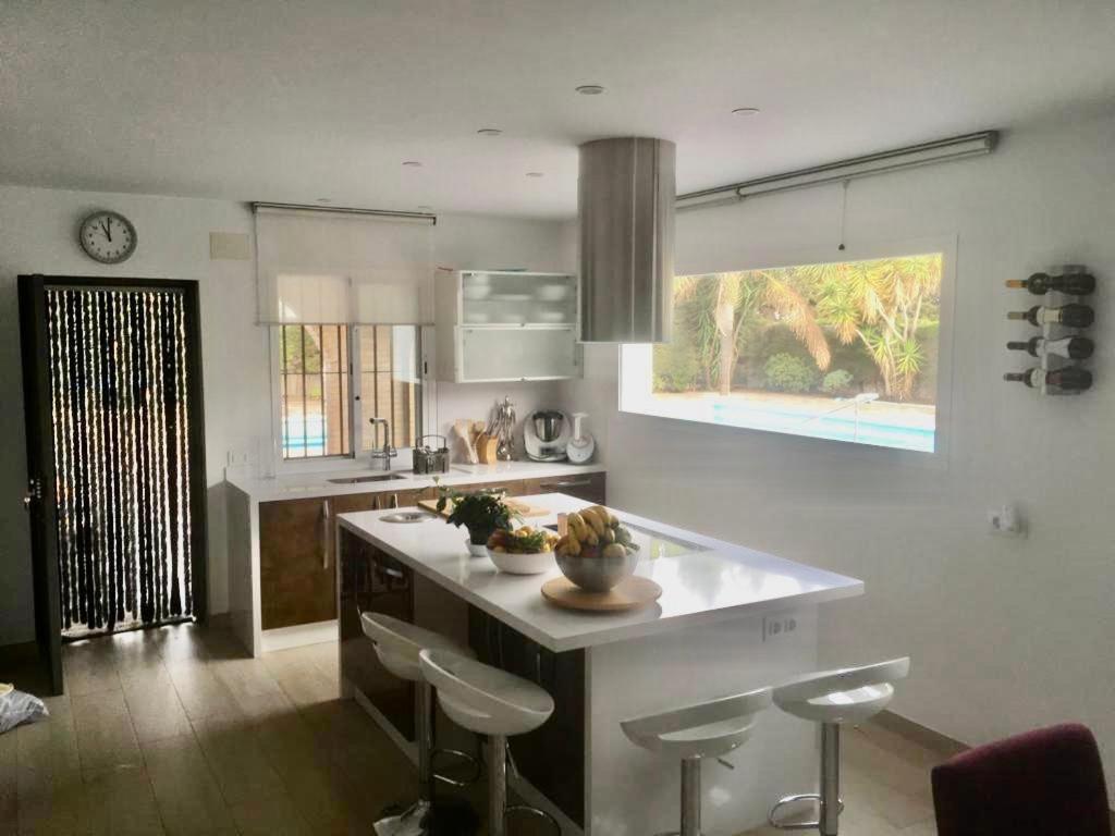 Villa Torrealta, 4000 M2 Кадис Екстериор снимка